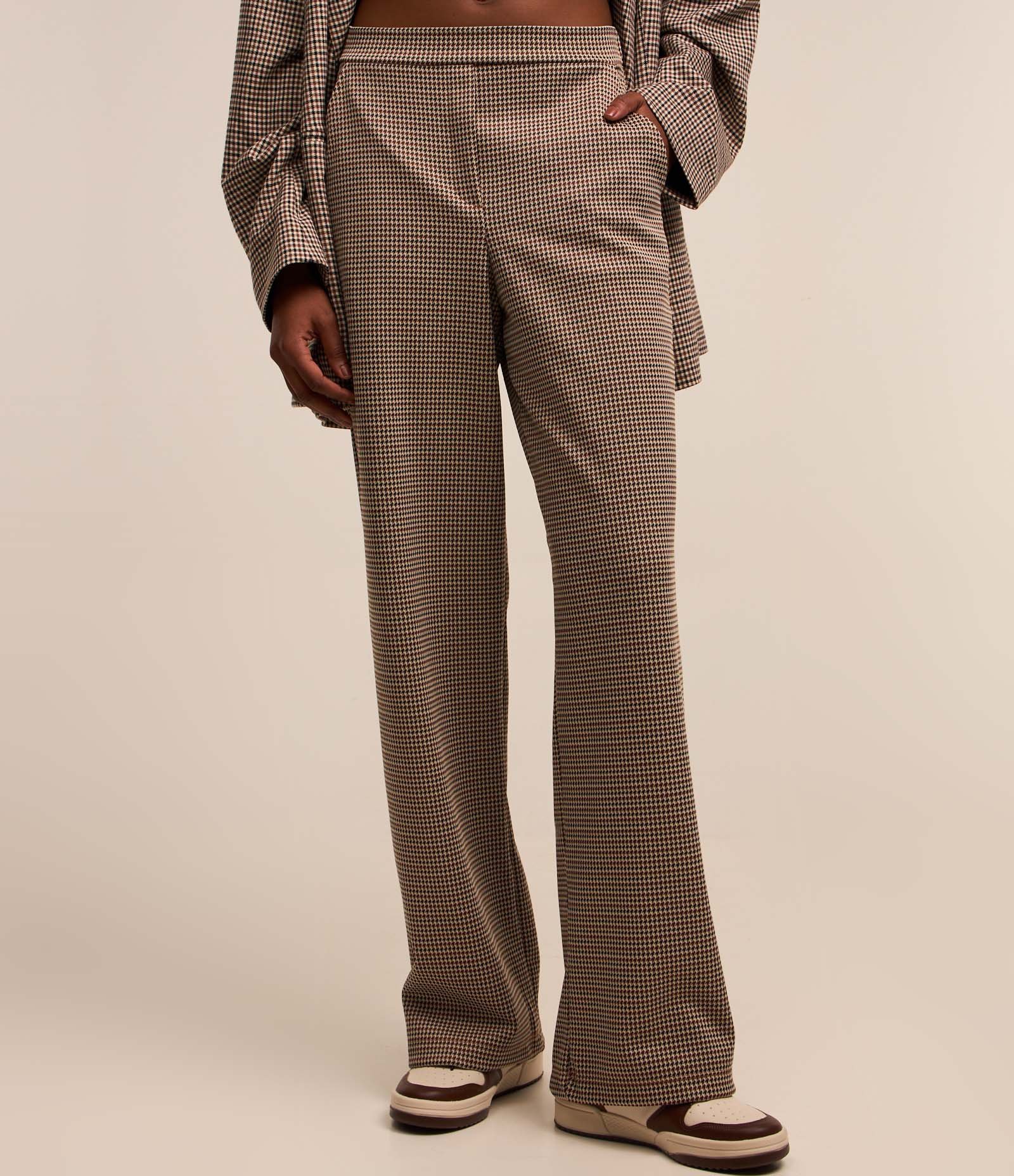 Calça Reta em Jacquard Xadrez Marrom 4