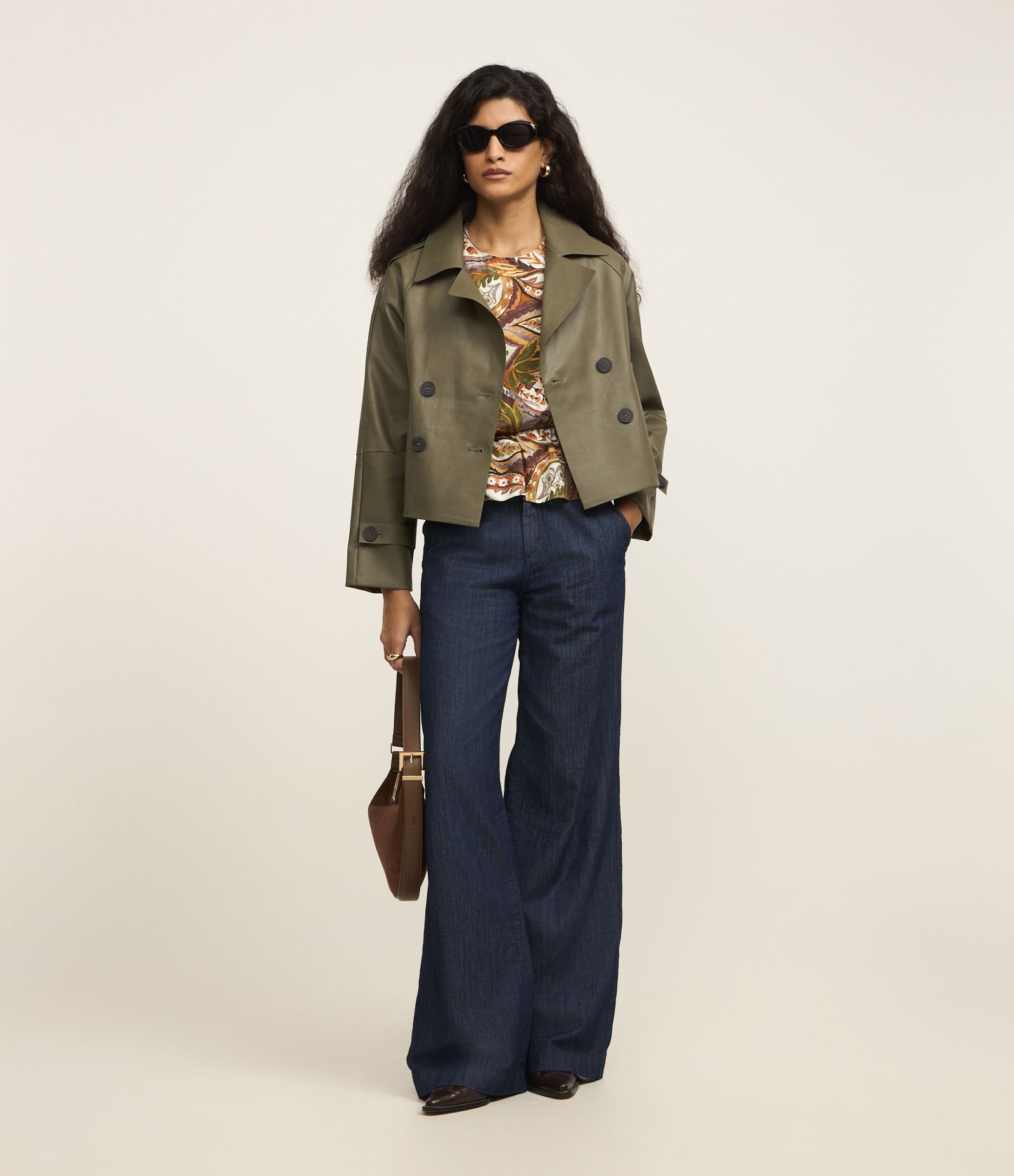 Trench Coat em PU com Abertura Dupla Verde 3