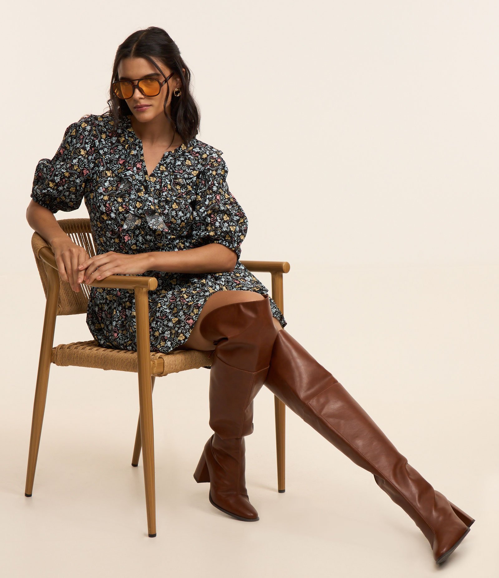 Vestido Curto Tricoline com Babado Jabô e Estampa Floral Preto 2