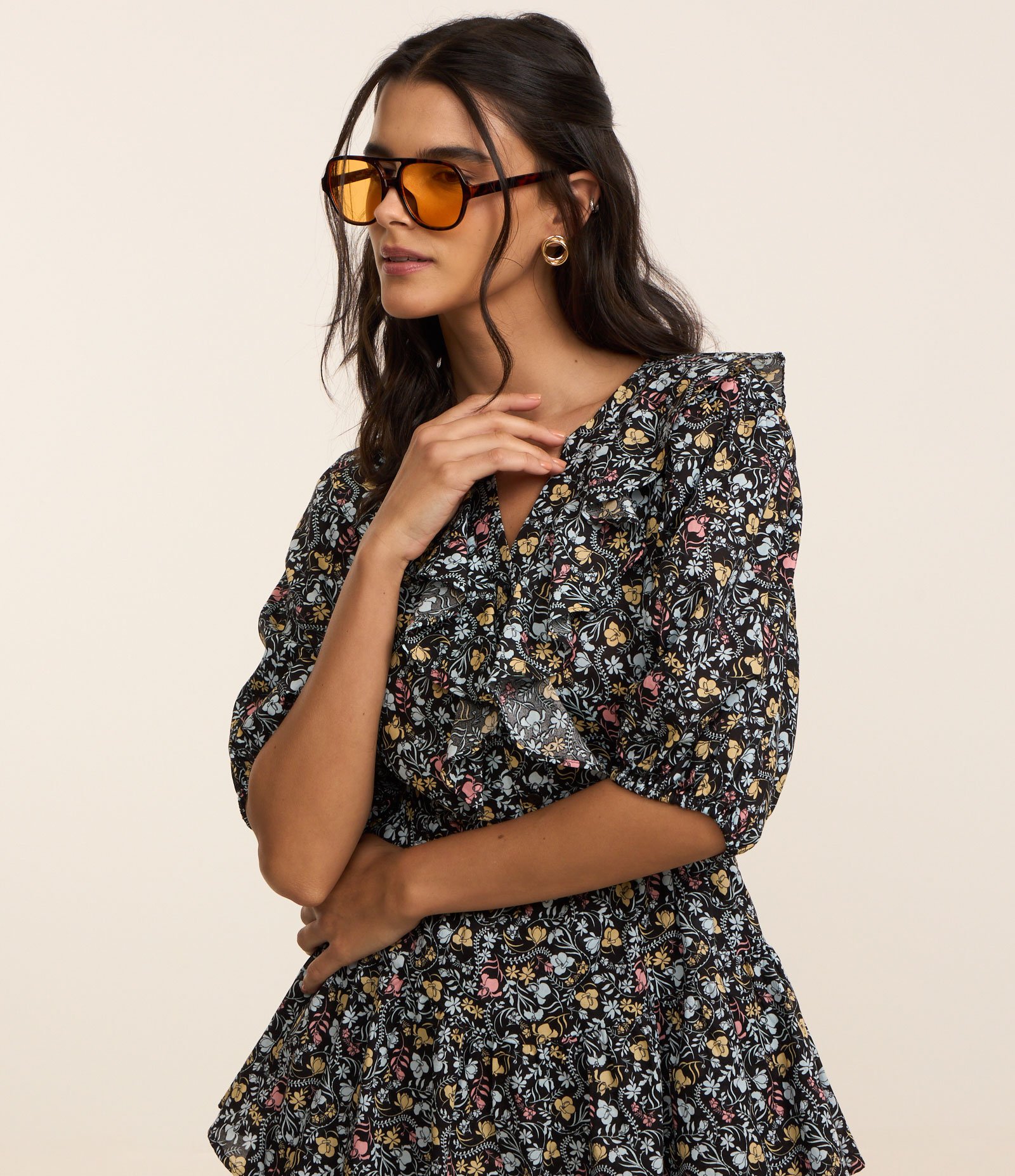 Vestido Curto Tricoline com Babado Jabô e Estampa Floral Preto 3