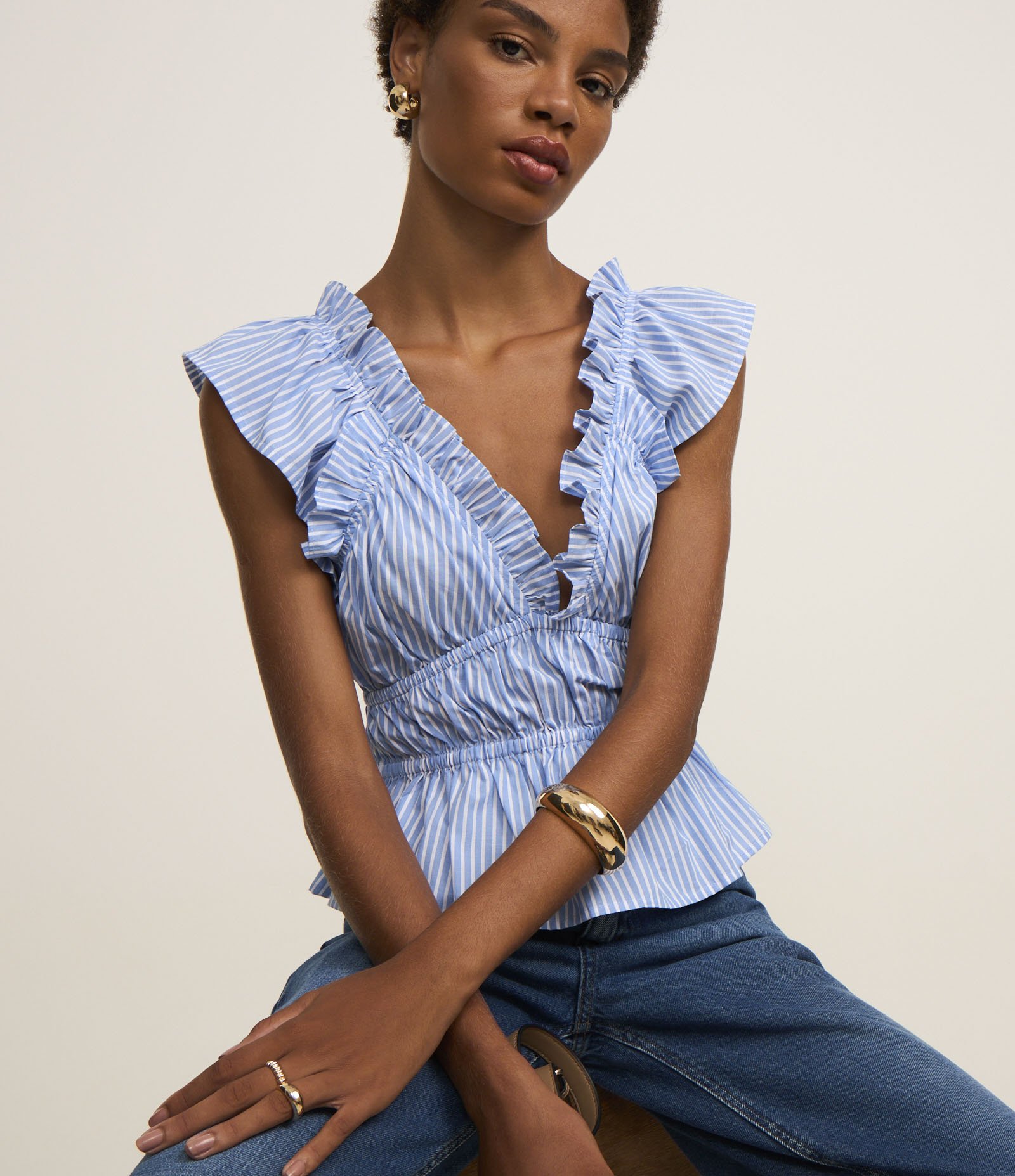 Blusa Sem Manga em Tricoline Listrada com Recorte em Elástico e Babados Azul 5