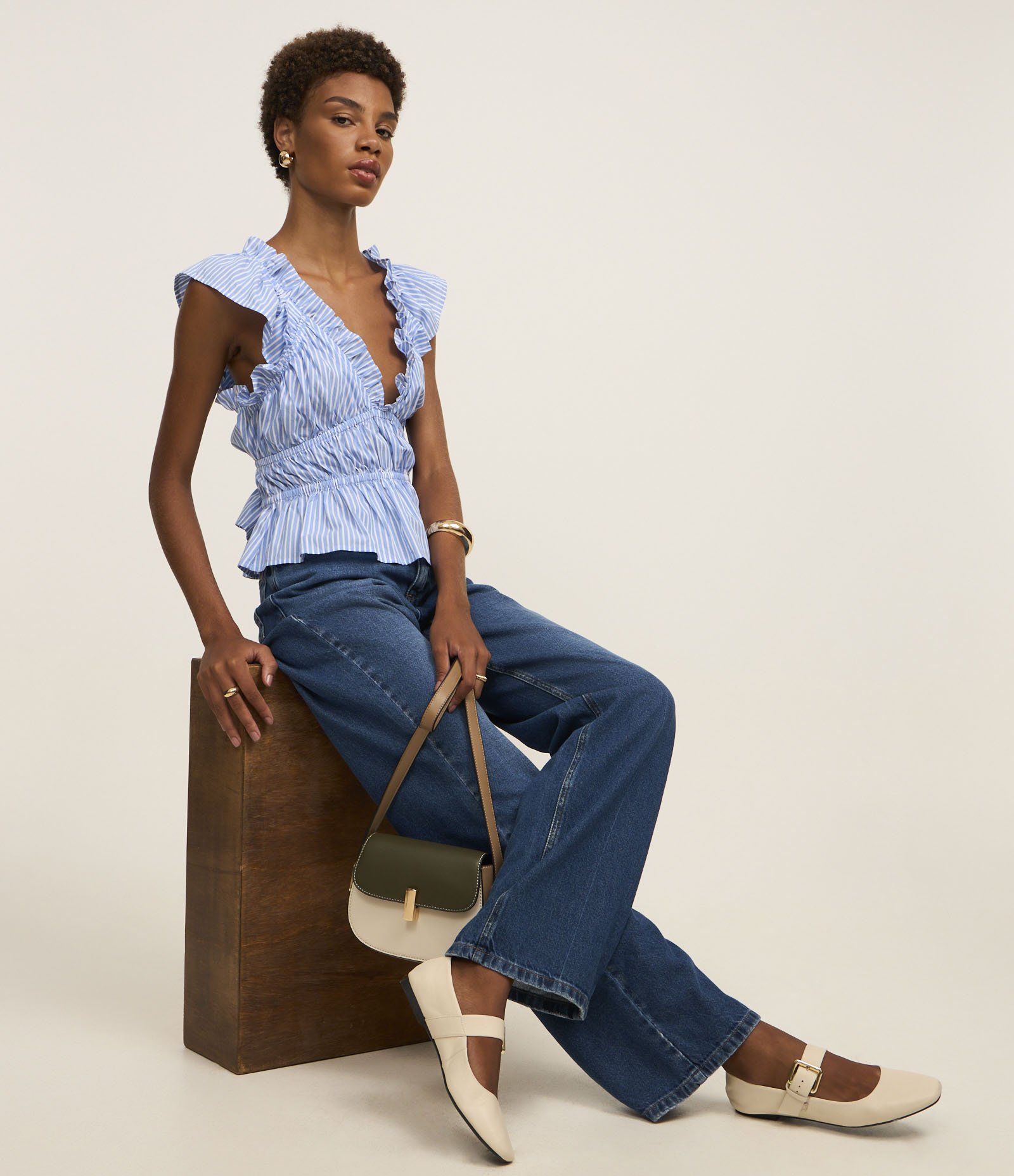 Blusa Sem Manga em Tricoline Listrada com Recorte em Elástico e Babados Azul 6