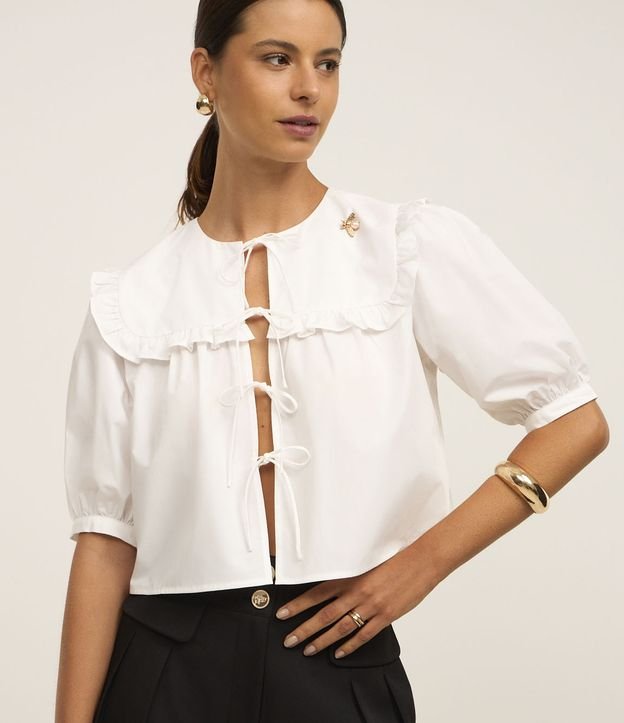 Blusa em Tricoline com Gola Boneca
