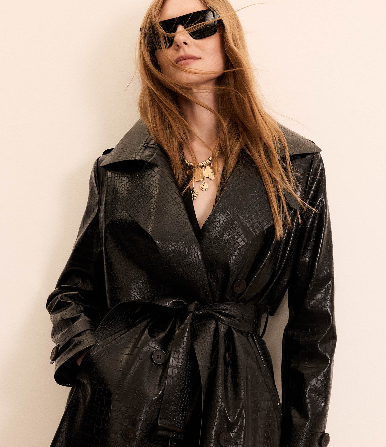 Casaco Trench Coat em PU com Textura Croco e Cinto Preto 2