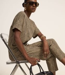 Calça Fluída em Crepe com Estampa Poá Difereciada