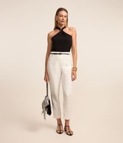 Calça Cenoura Alfaiatada com Cinto Fivela