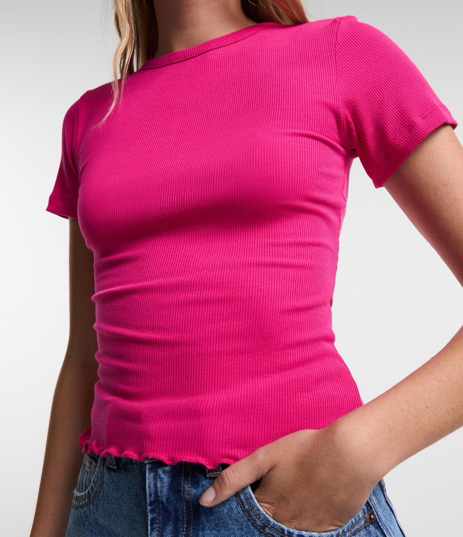 Blusa em Viscose Texturizada com Frufru na Barra Rosa 3