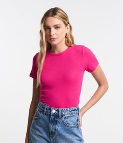 Blusa Básica Texturizada em Viscose com Acabamento Frufru