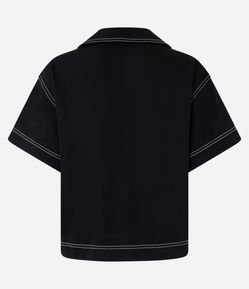 Blusa Manga Curta Alfaiataria com Decote V e Pespontos Contrastantes