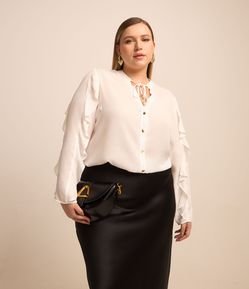 Camisa em Crepe com Gola Bata e Babados Curve & Plus Size