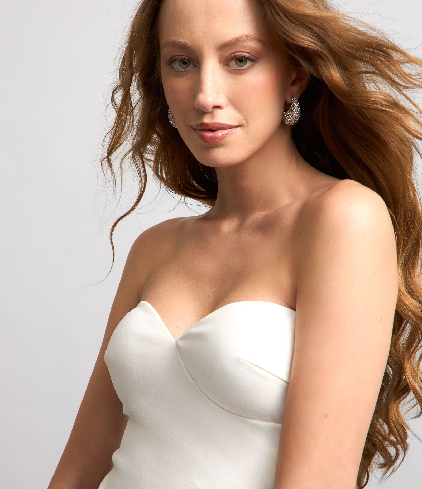 Blusa Tomara Que Caia em Crepe com Recorte no Busto Branco 3