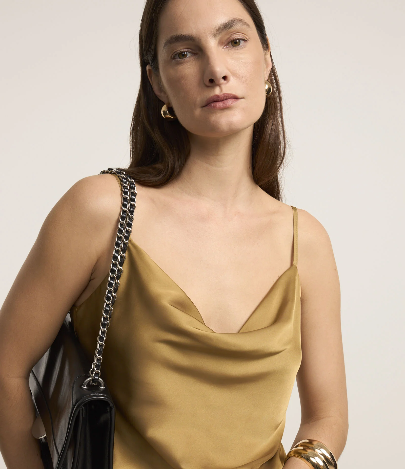 Blusa de Alcinha em Tecido Acetinado com Decote Degagê 3