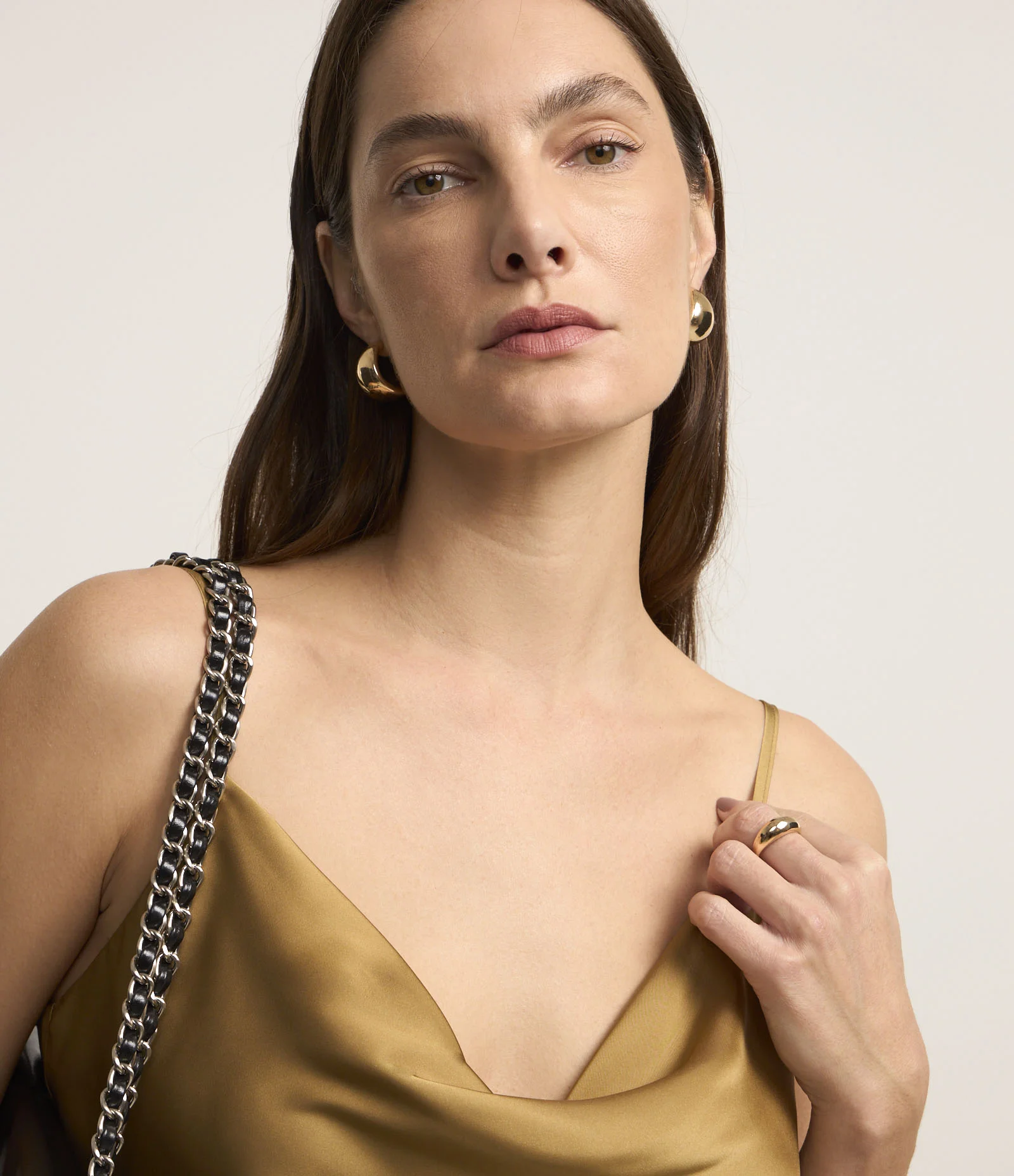 Blusa de Alcinha em Tecido Acetinado com Decote Degagê 4