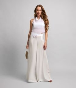 Calça Pantalona em Chiffon com Pregas