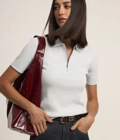 Blusa em Tricô com Gola Polo e Meio Zíper