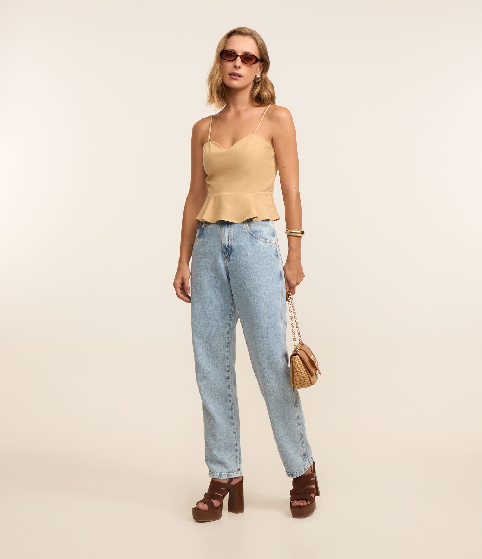 Blusa Corsetada em Crepe com Babado Peplum Bege 2