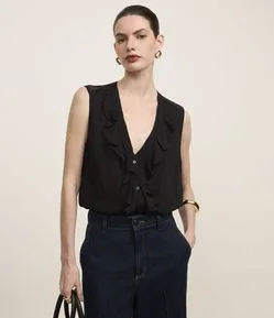 Blusa Sem Manga em Chiffon com Botões Frontais