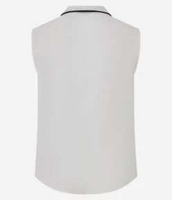 Blusa em Chiffon Com Botões Frontais