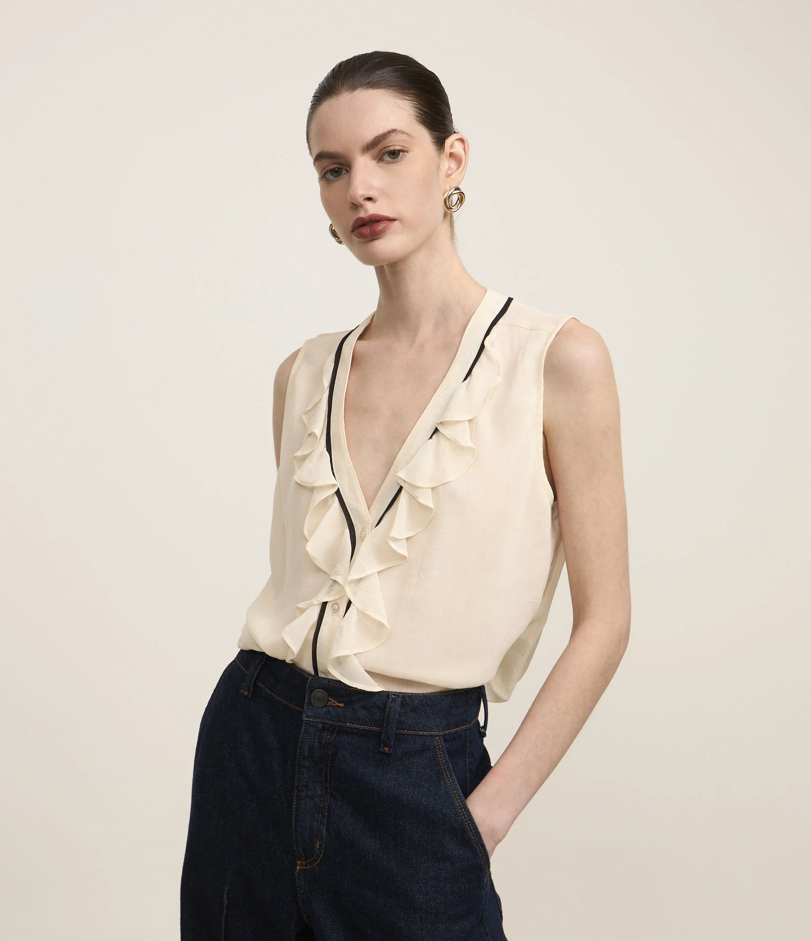 Blusa em Chiffon Com Botões Frontais Branco 1