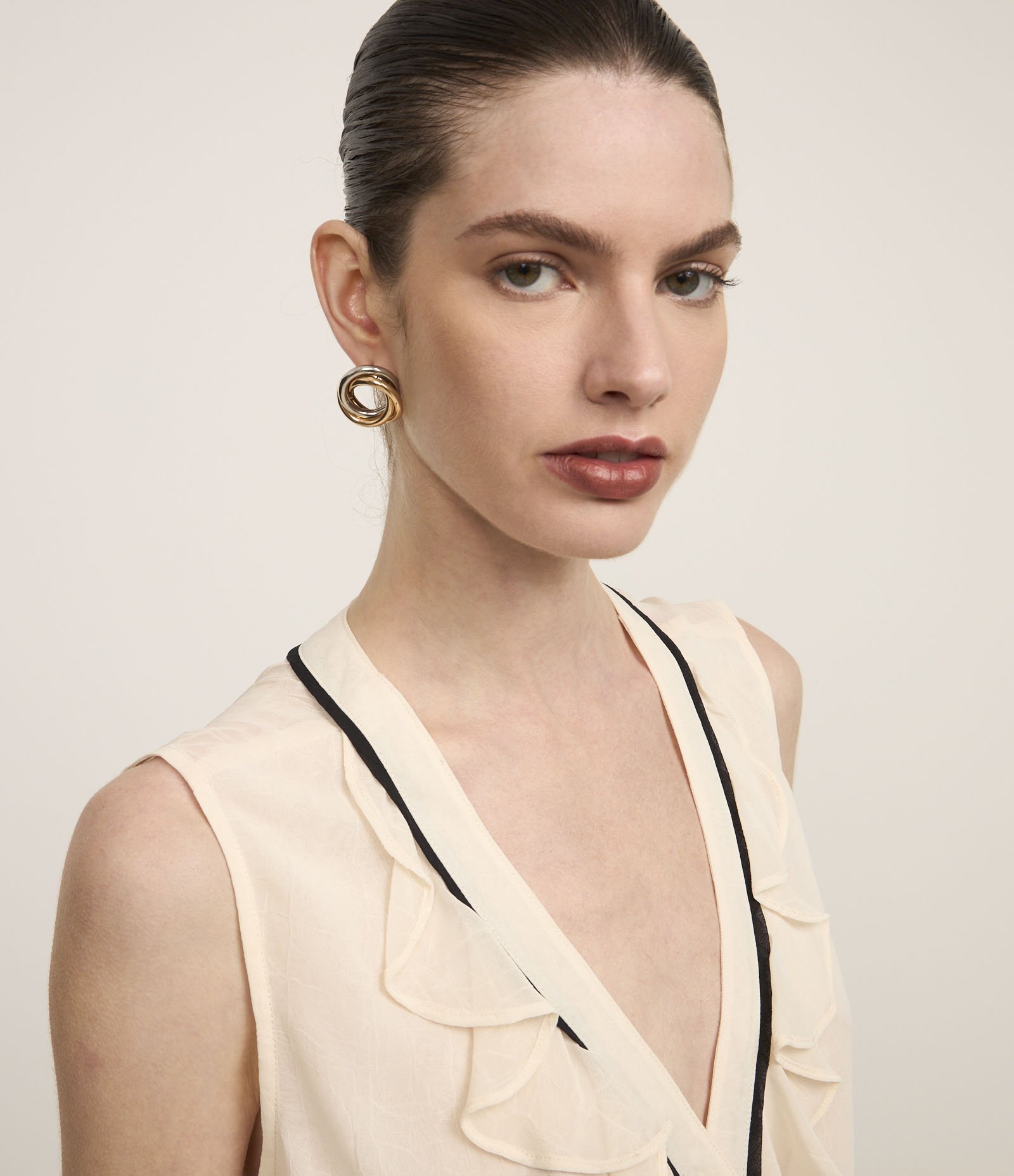 Blusa em Chiffon Com Botões Frontais Branco 3