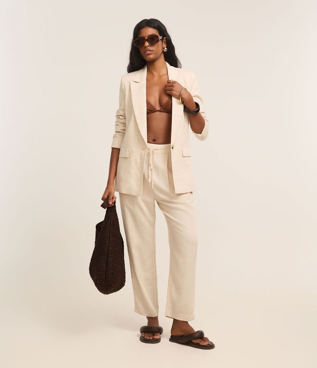 Blazer em Viscolinho com Lapelas e Botão Único Off White