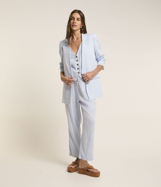 Blazer em Viscolinho com Lapelas e Botão Único