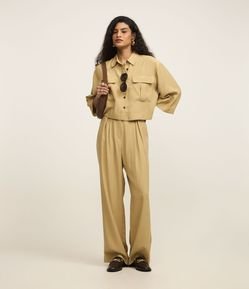 Calça Reta Cintura Alta em Viscose com Cós Clochard e Botões