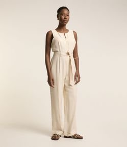 Macacão em Viscose sem Mangas com Zíper Frontal e Faixa para Amarração