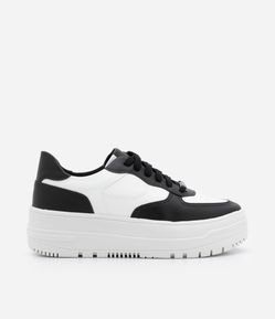 Tênis Cano Baixo com Caixa Alta e Detalhe Metalizado no Calcanhar