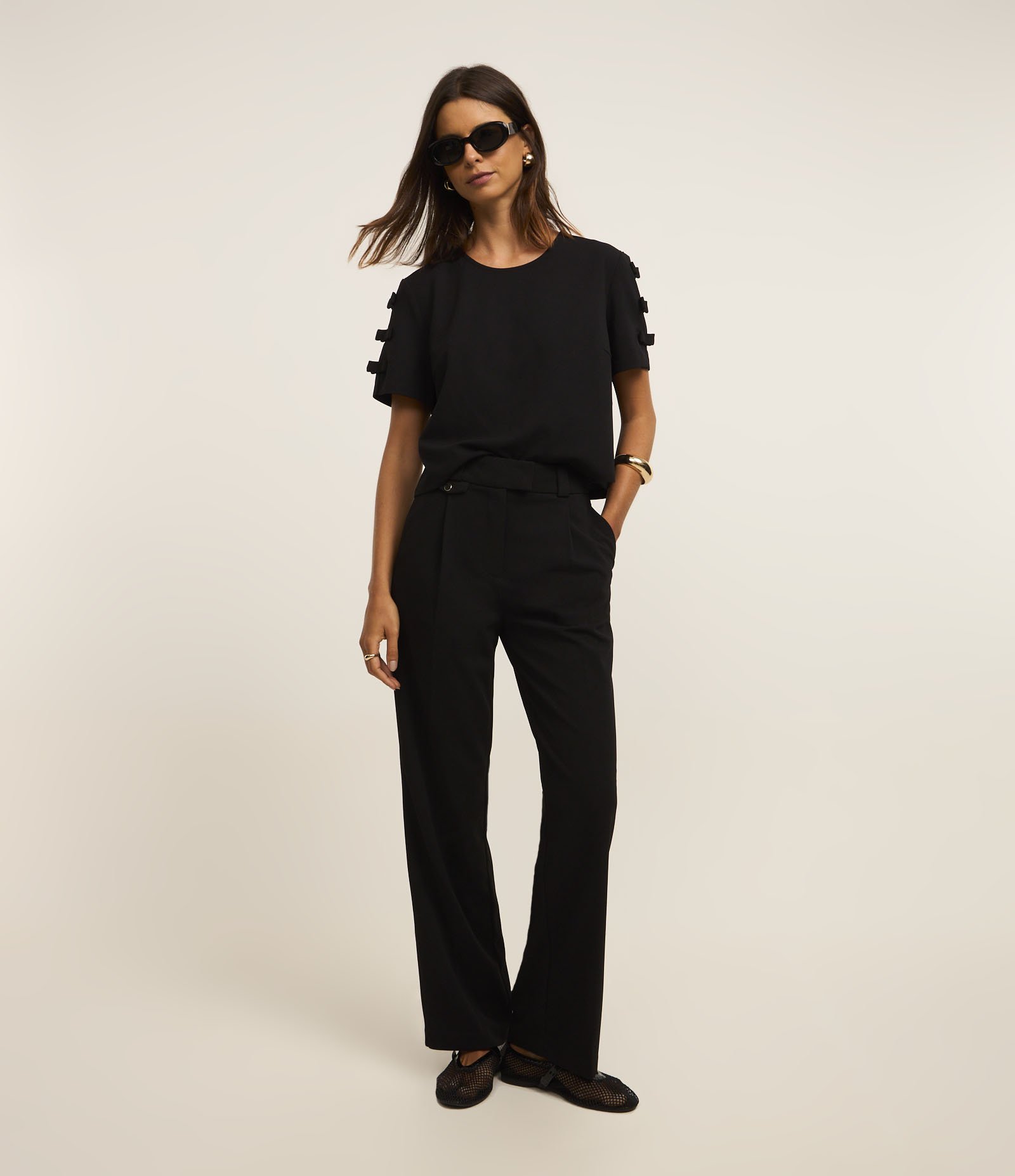 Blusa em Crepe com Lacinhos na Manga Preto 2