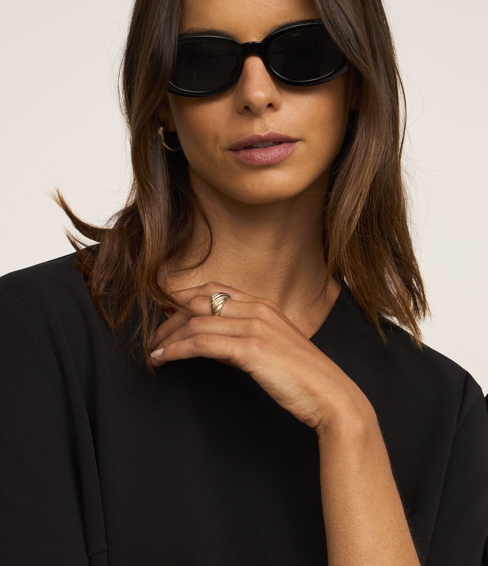 Blusa em Crepe com Lacinhos na Manga Preto 3