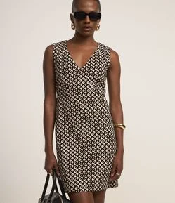 Vestido Curto em Crepe com Decote V e Estampa Geométrica