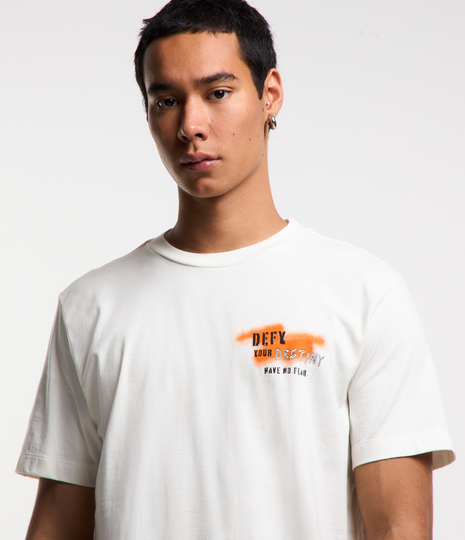 Camiseta Comfort em Algodão com Estampa de Escorpião Branco 4