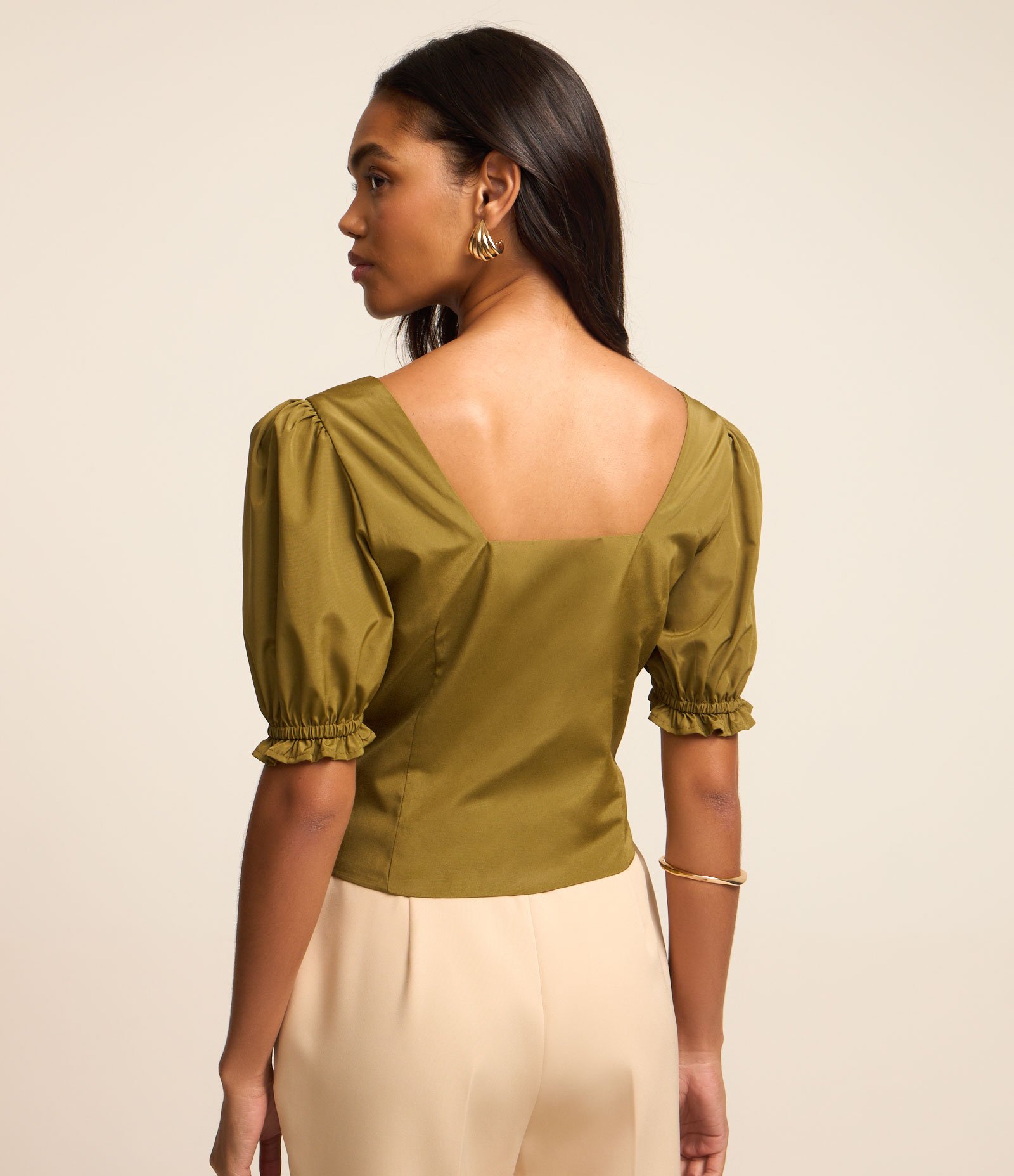 Blusa em Tricoline com Manga Bufante e Lastex na Base Verde 3