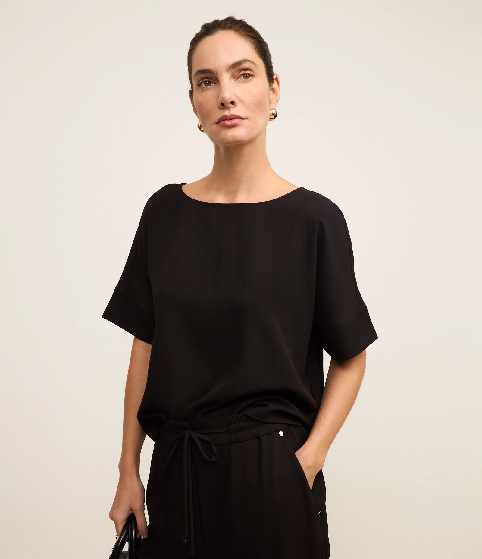 Blusa em Crepe com Manga Curta Ampla Preto 1