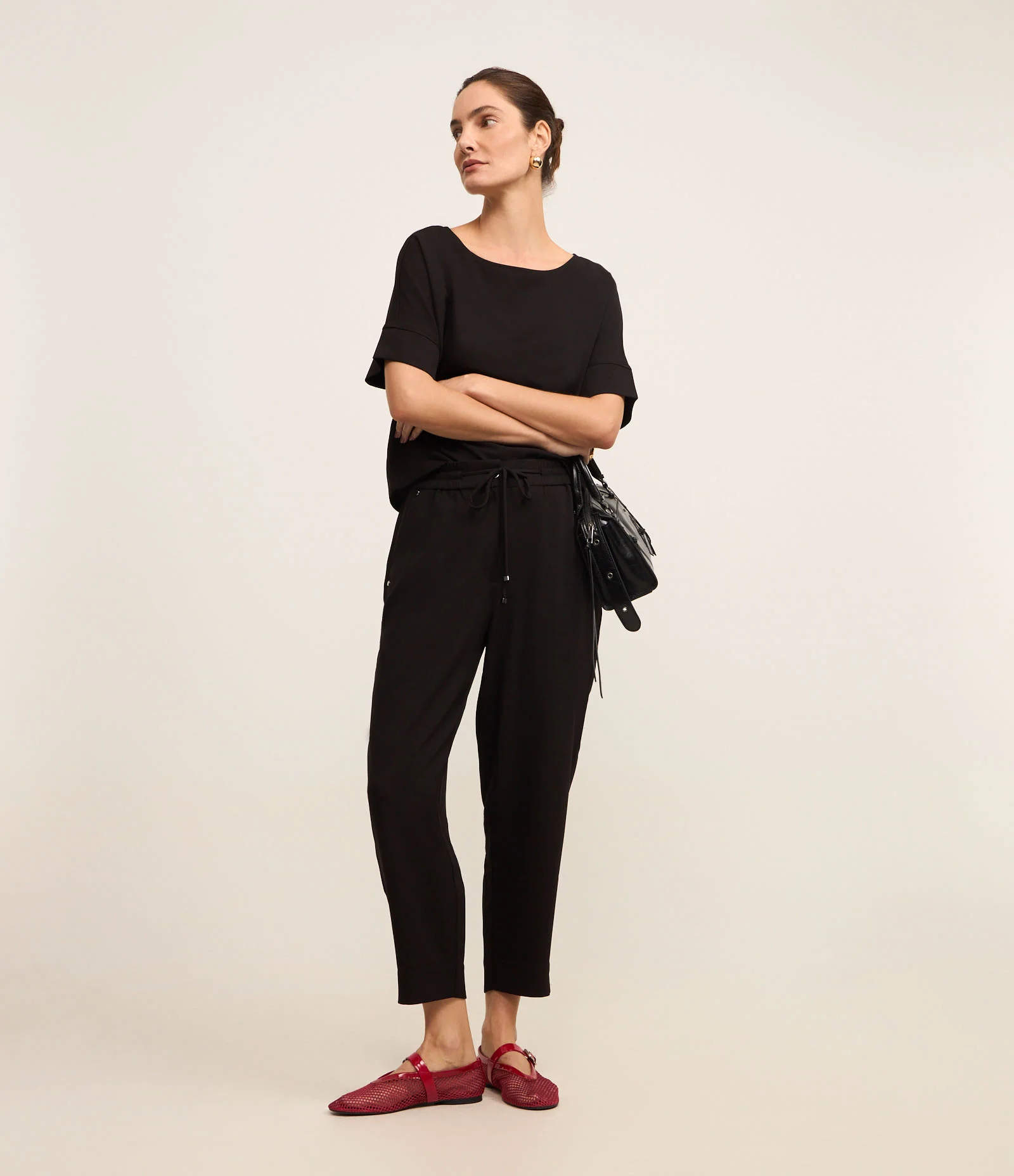 Blusa em Crepe com Manga Curta Ampla Preto 2