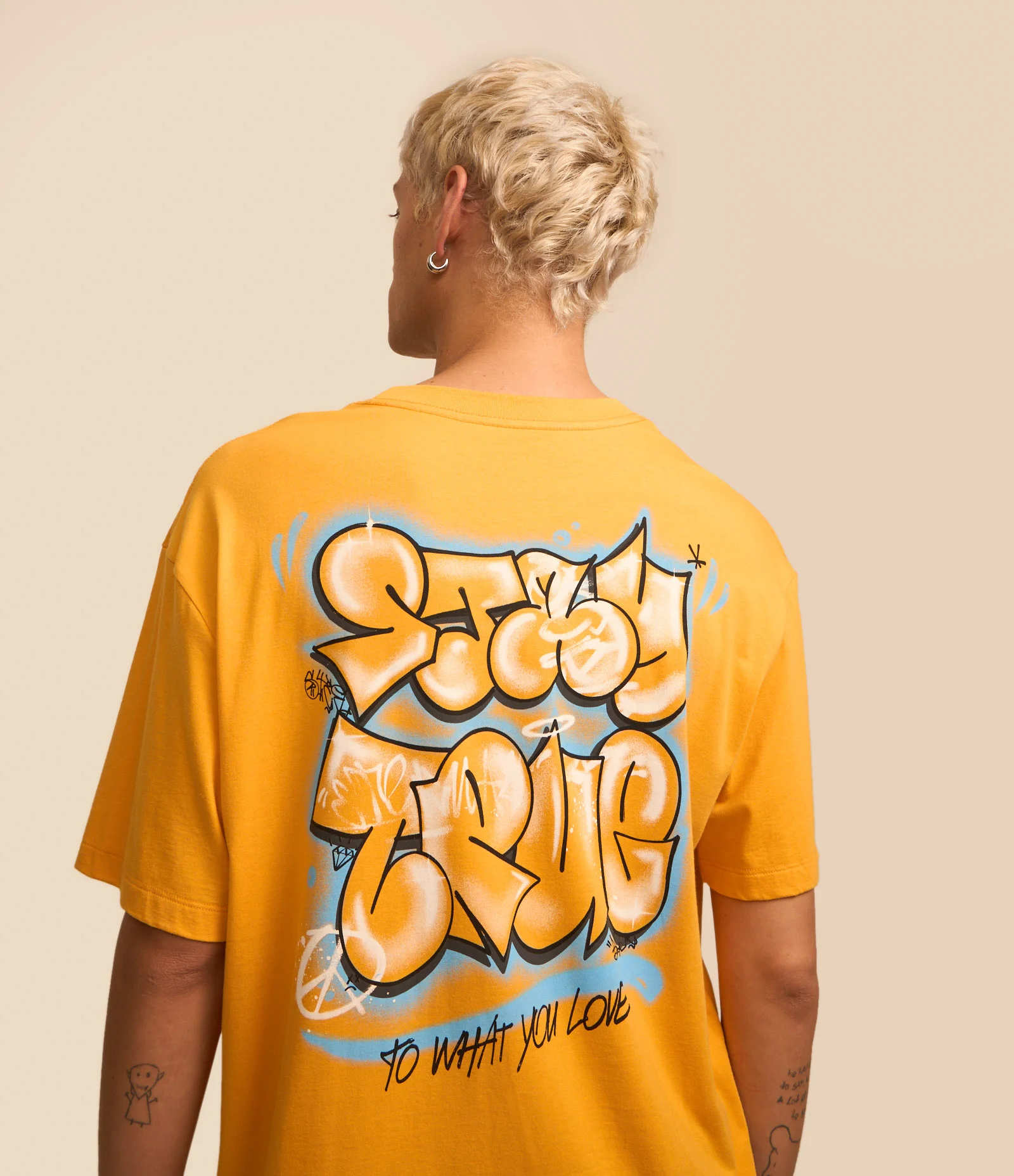 Camiseta Relaxed em Algodão com Estampa Stay True Amarelo 1