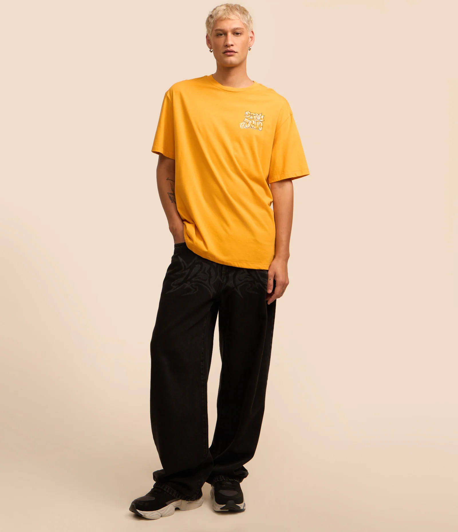 Camiseta Relaxed em Algodão com Estampa Stay True Amarelo 2
