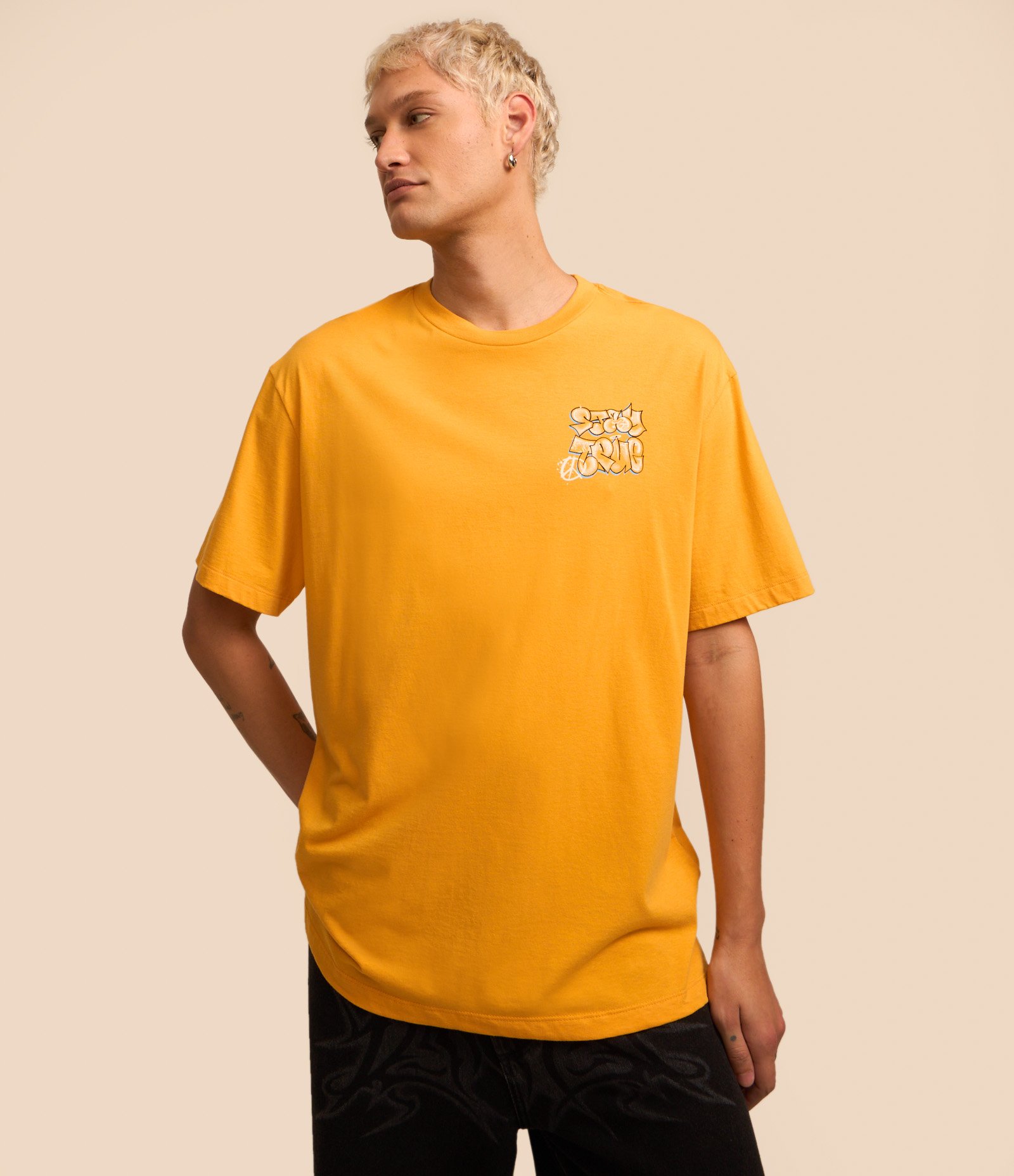 Camiseta Relaxed em Algodão com Estampa Stay True Amarelo 3