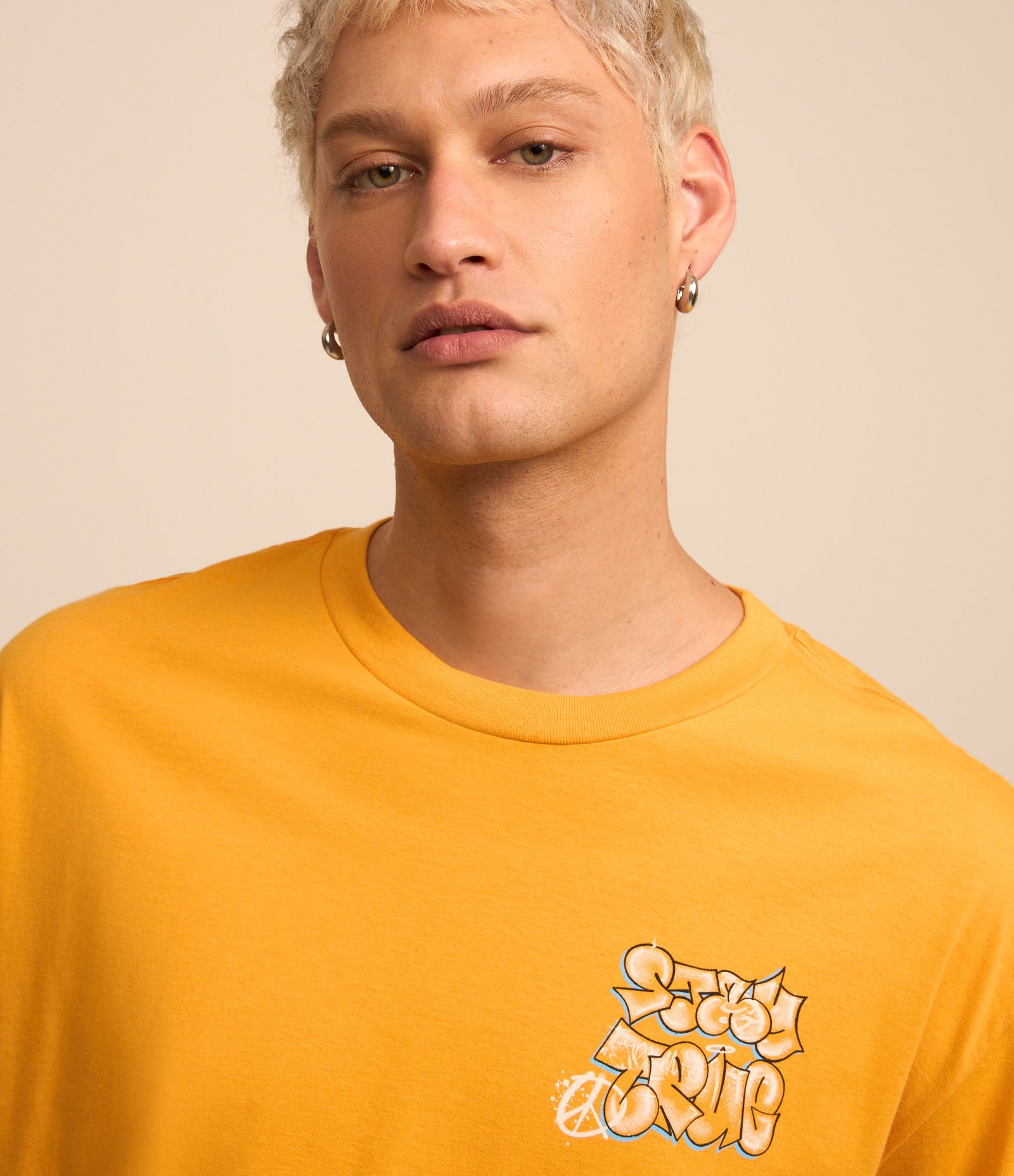 Camiseta Relaxed em Algodão com Estampa Stay True Amarelo 4
