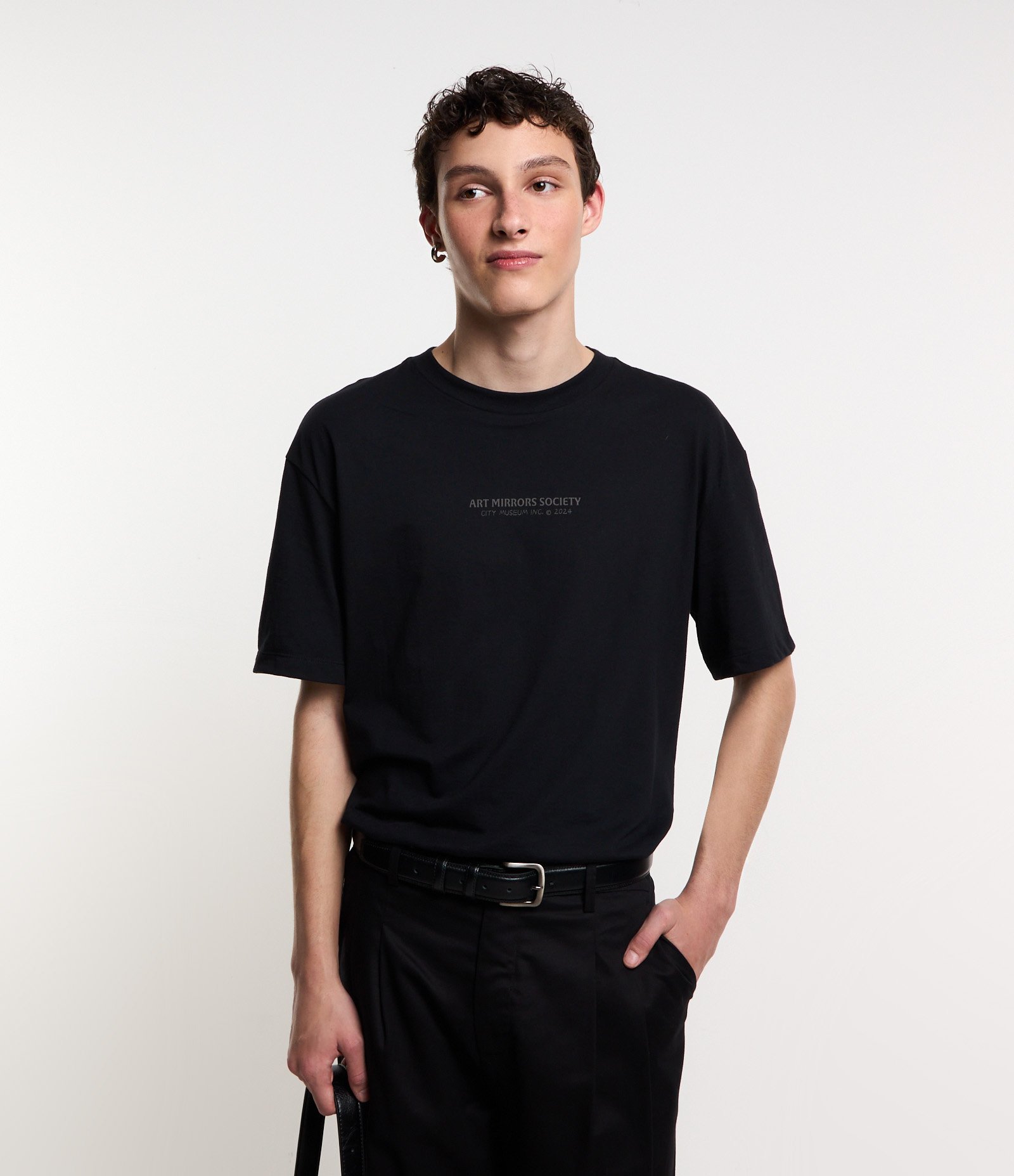 Camiseta Relaxed com Estampa Art Mirrors Preto 3