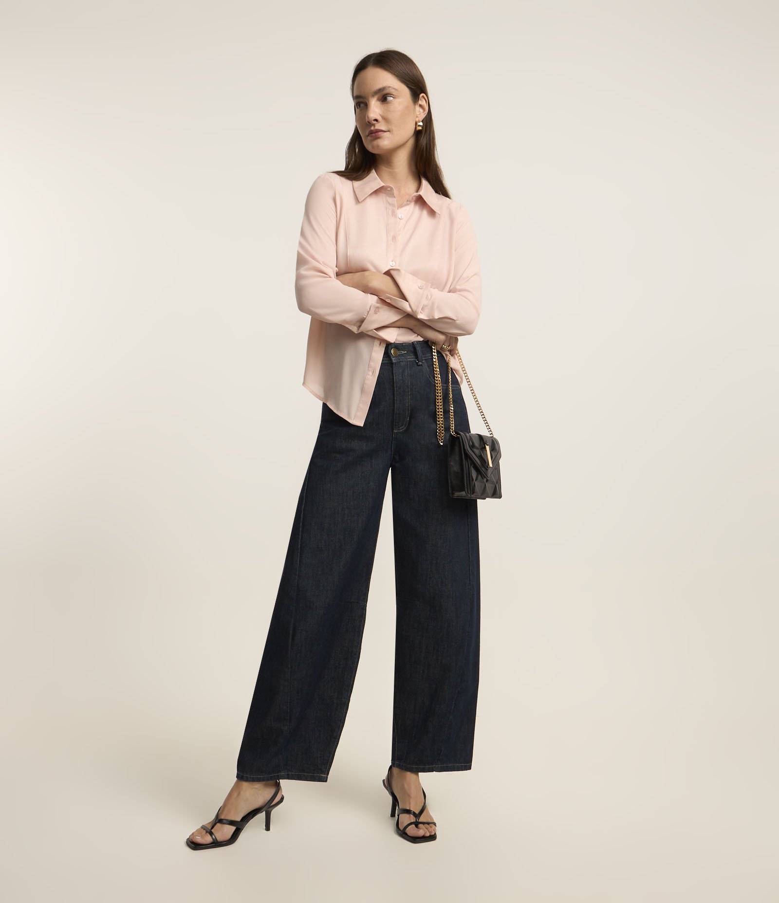 Camisa Acetinada em Crepe com Abotoamento Champagne 2