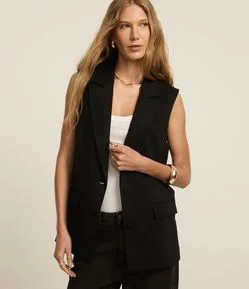 Colete Ponto Roma Fechamento em Botões e Bolsos Frontais