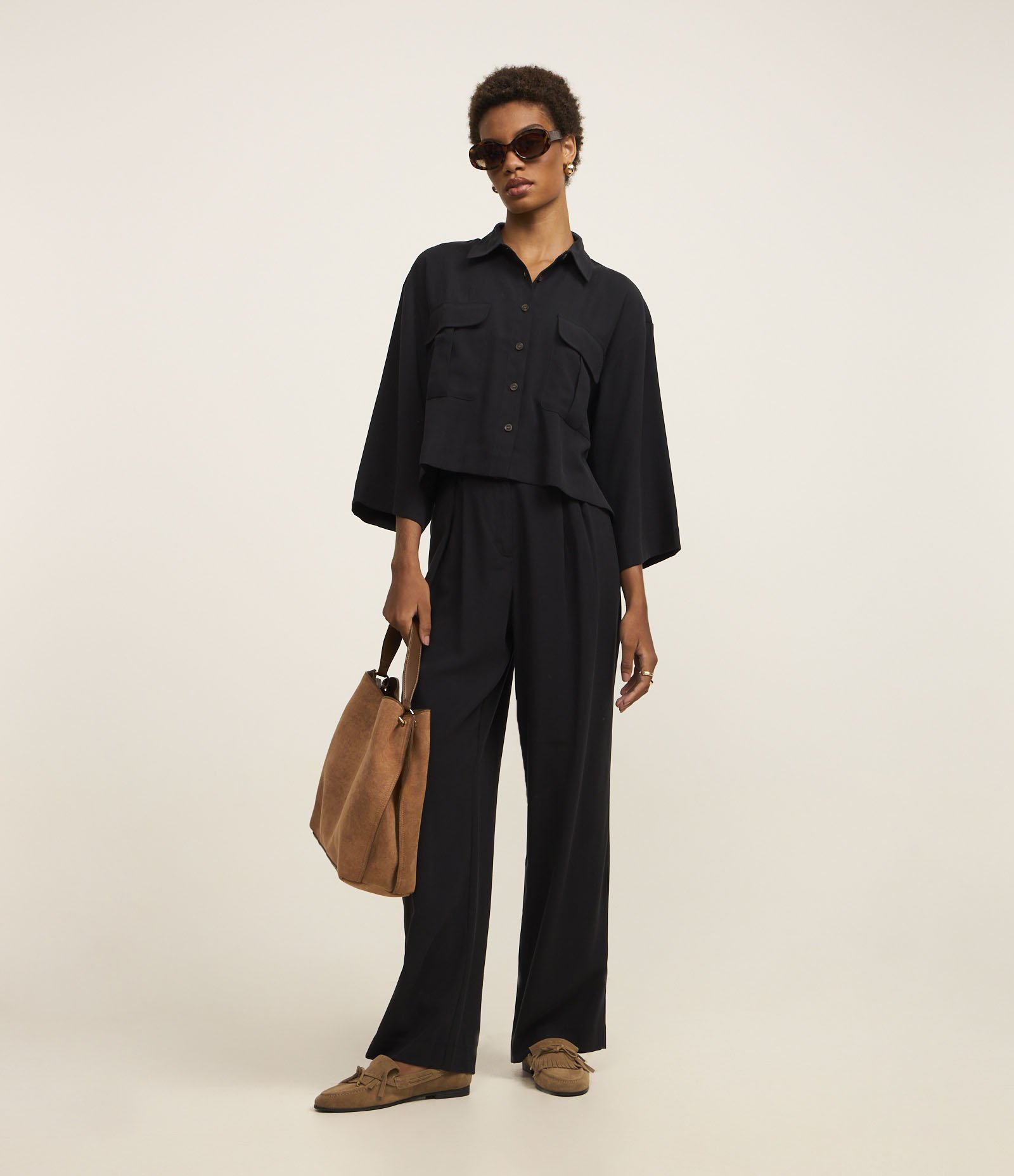 Camisa em Viscose com Botões e Bolsos Frontais 2