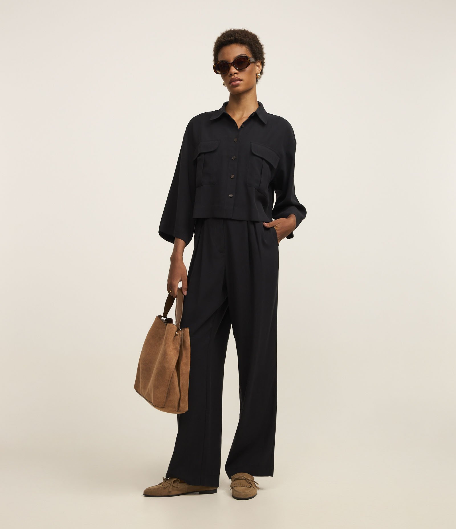 Camisa em Viscose com Botões e Bolsos Frontais 5