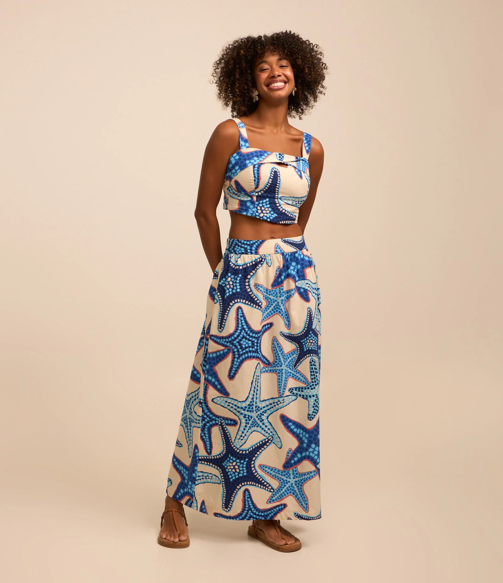 Saia Midi Evasê em Tricoline com Estampa Estrelas do Mar Azul 1