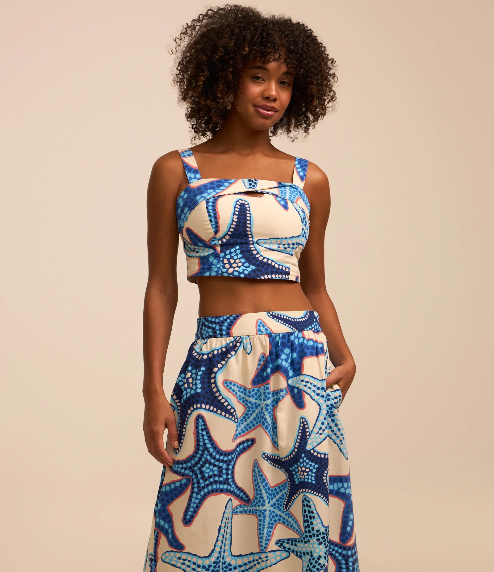 Saia Midi Evasê em Tricoline com Estampa Estrelas do Mar Azul 2