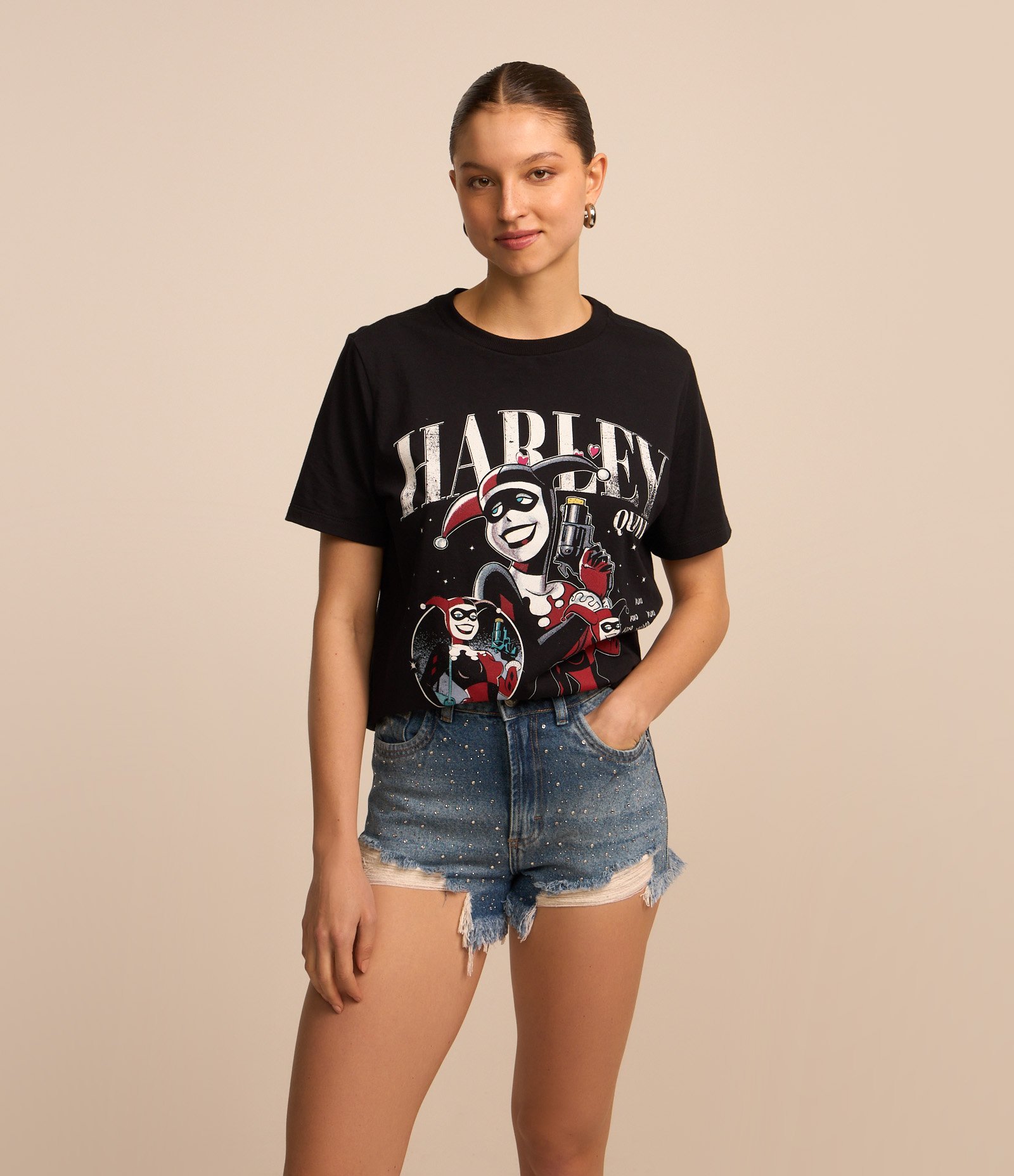 Short Cintura Alta em Jeans com Rasgos e Barra Desfeita Azul 1