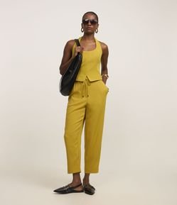 Calça Fluida em Crepe com Cós Elástico e Amarração