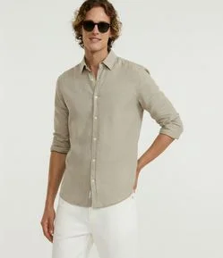 Camisa Regular Básica em Linho com Gola Colarinho